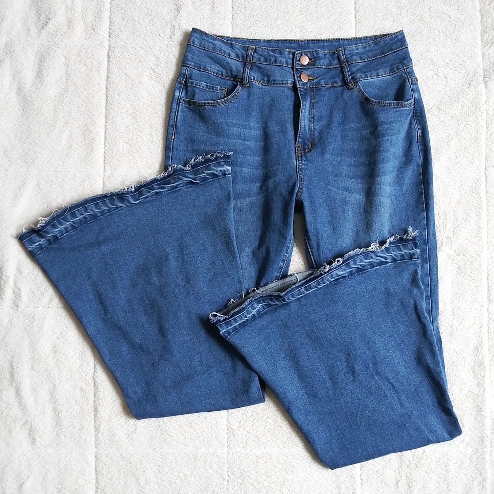 Fashion Nova High Rise Bell Bottoms size 11